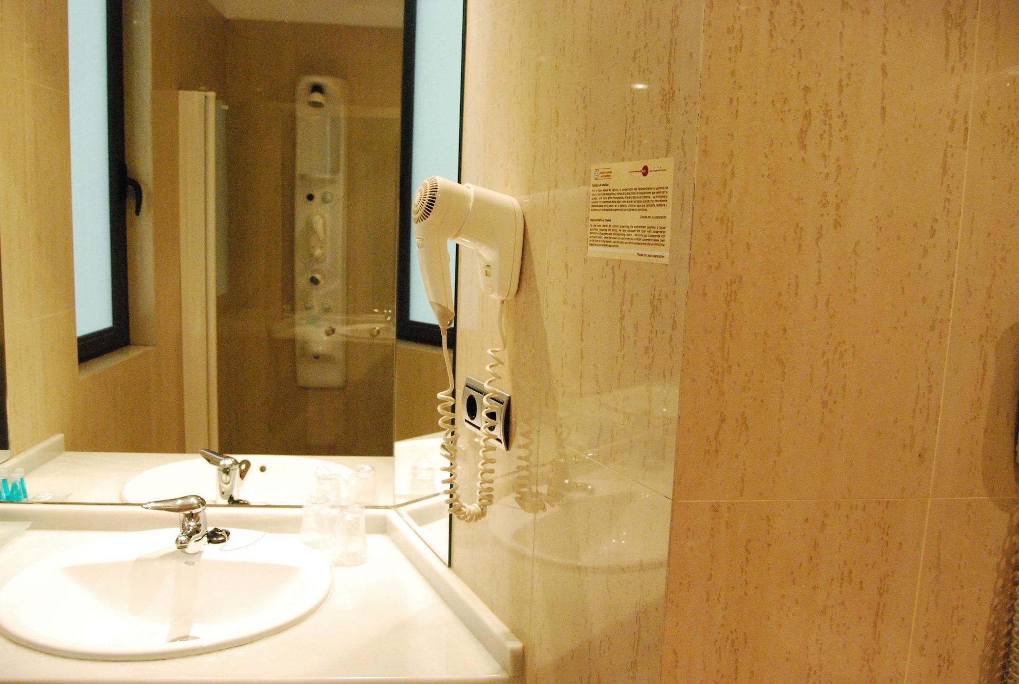 Hotel Mieres Del Camino Dış mekan fotoğraf