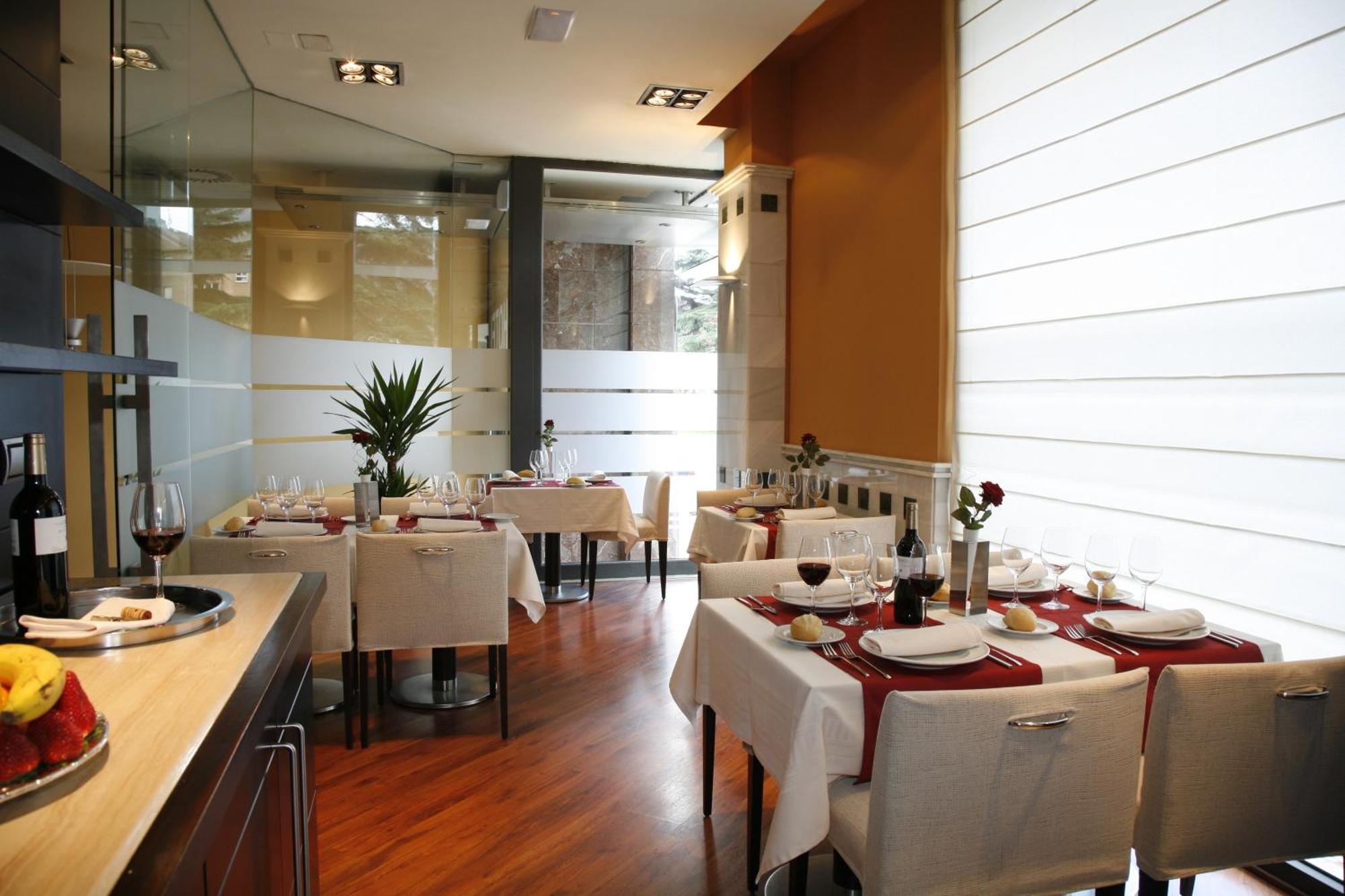 Hotel Mieres Del Camino Dış mekan fotoğraf