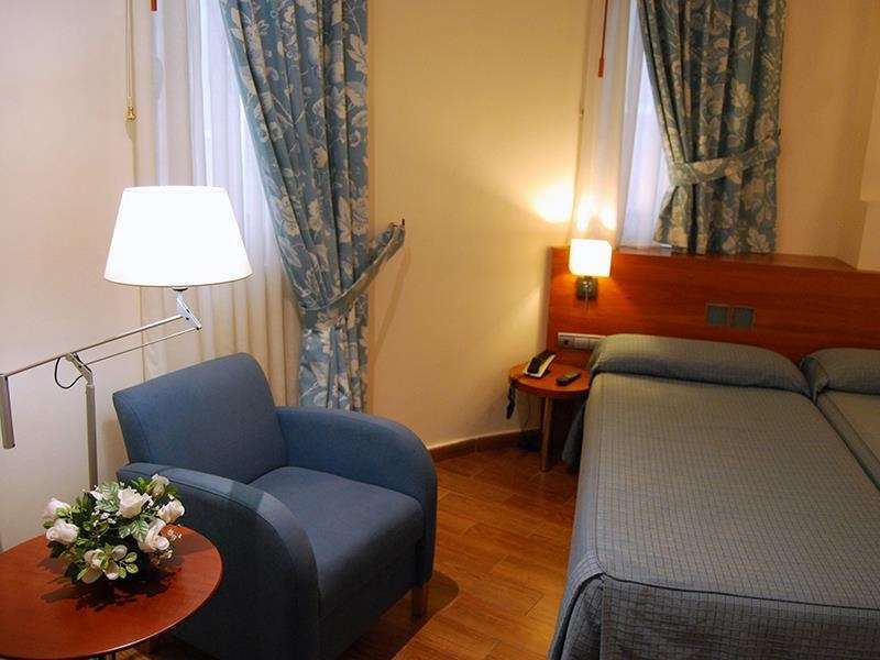 Hotel Mieres Del Camino Oda fotoğraf