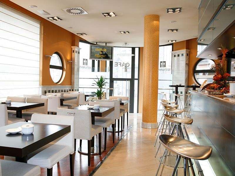 Hotel Mieres Del Camino Restoran fotoğraf