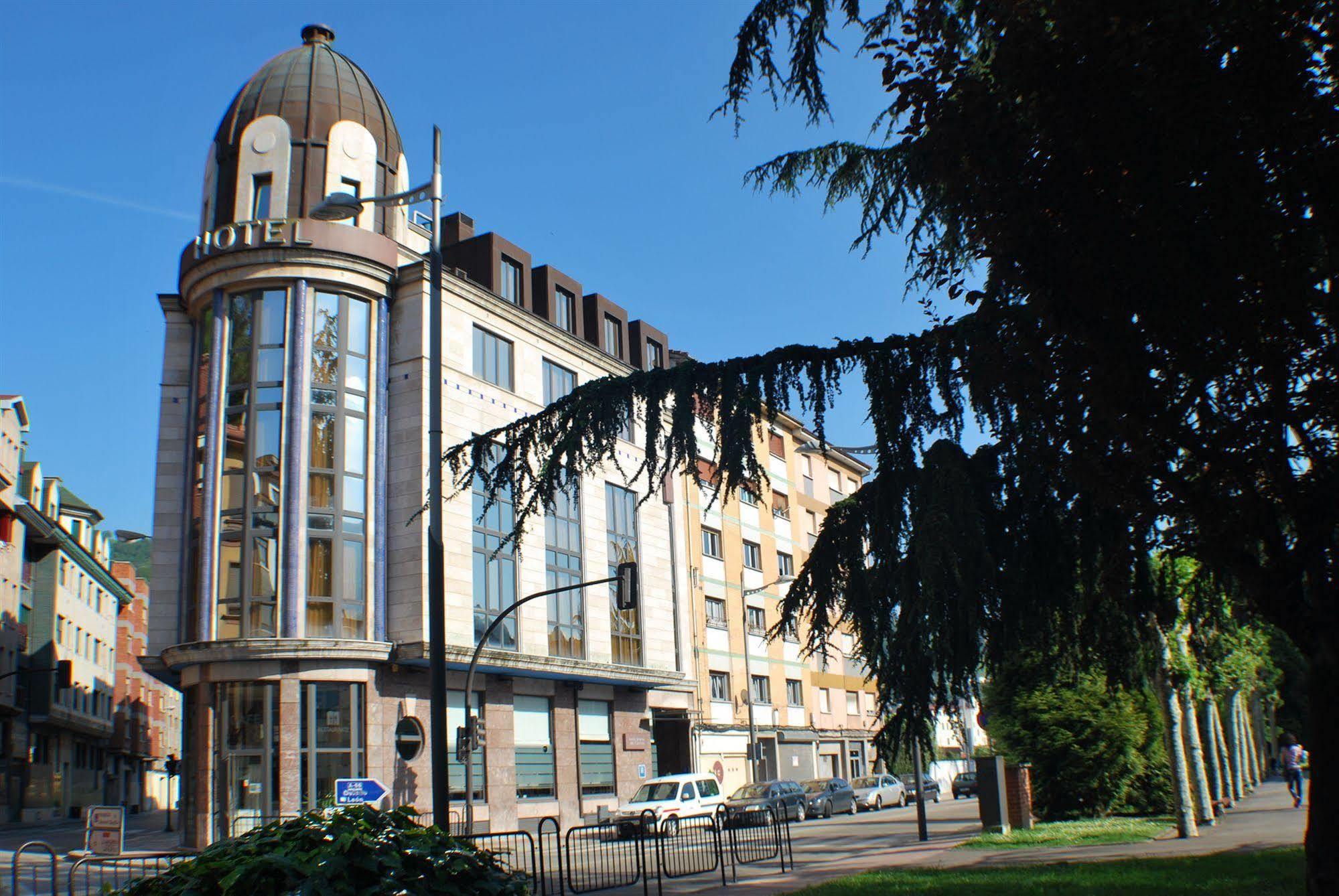 Hotel Mieres Del Camino Dış mekan fotoğraf