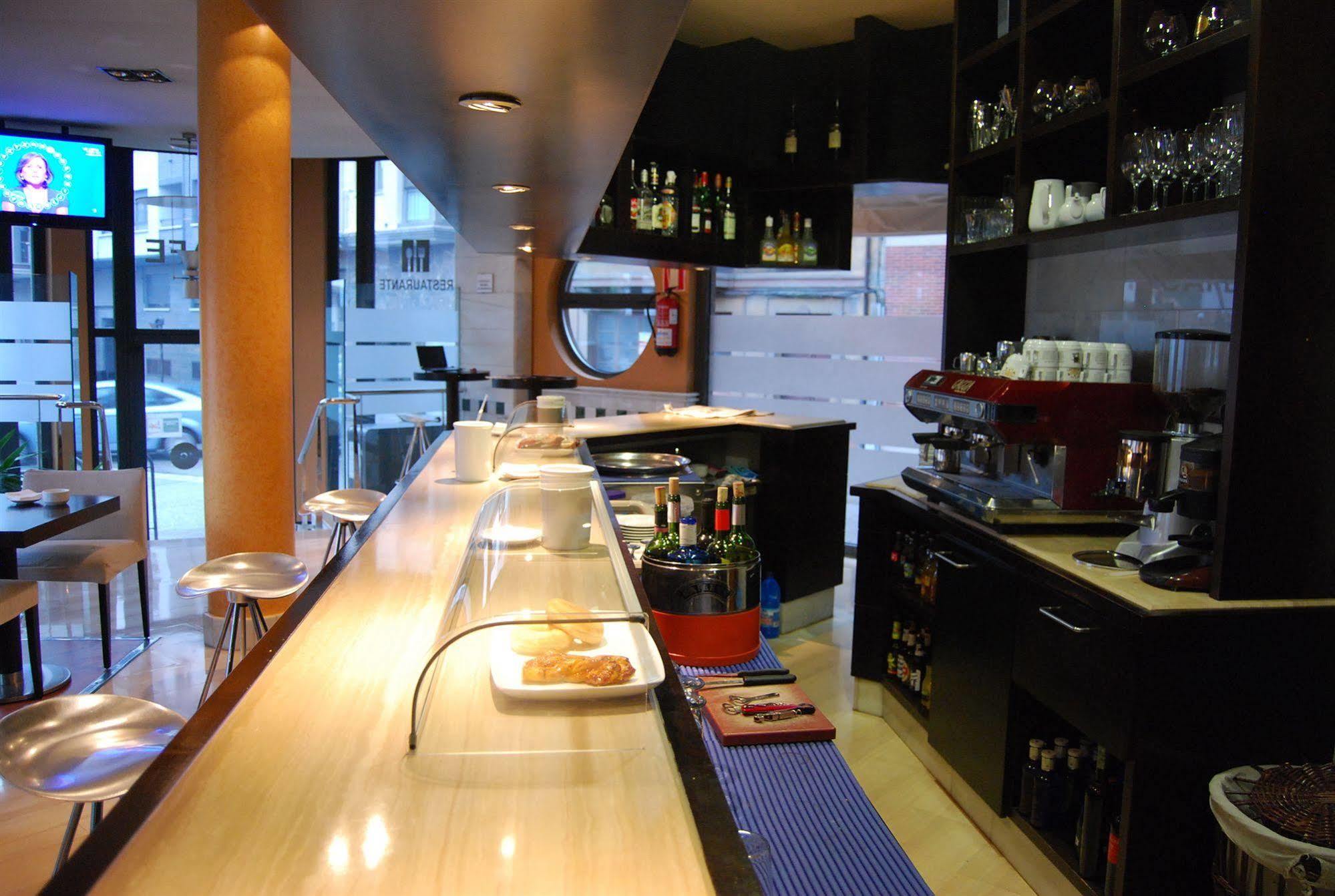 Hotel Mieres Del Camino Dış mekan fotoğraf