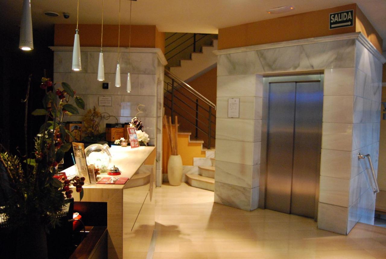 Hotel Mieres Del Camino Dış mekan fotoğraf